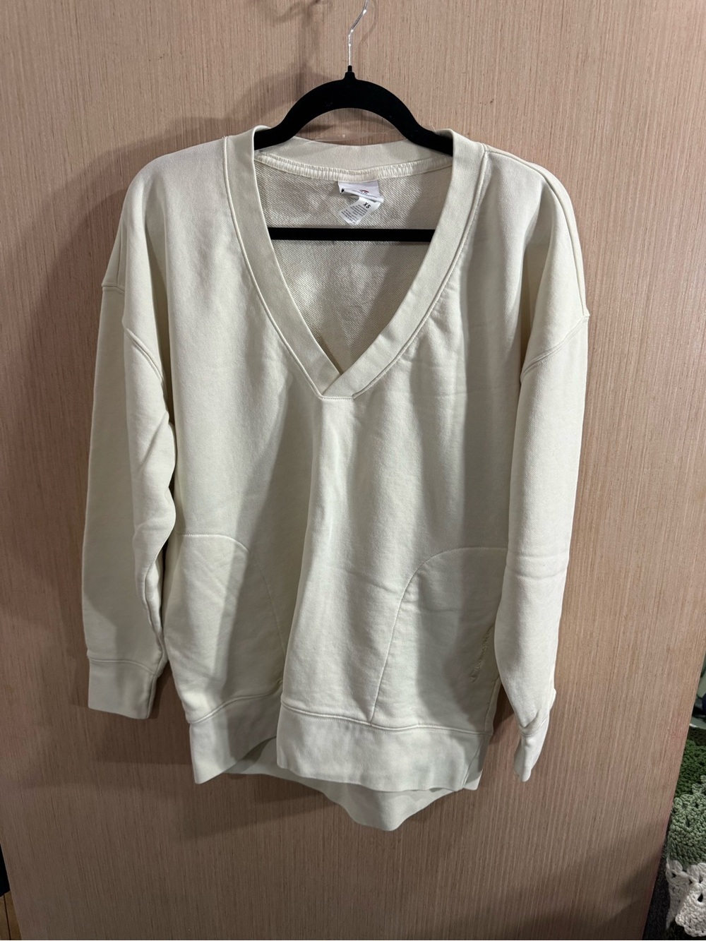Women’s Champion Cream Cotton Oversized V-Neck Pullover Sweatshirt Size XS